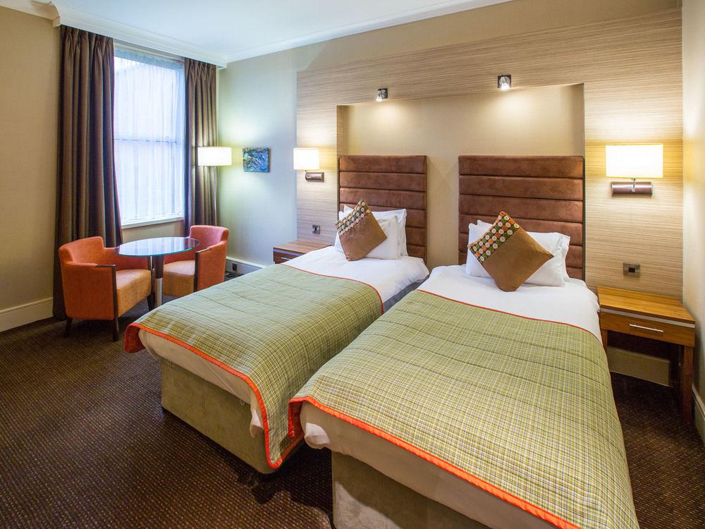 Delta Hotels By Marriott Cheltenham Chase Esterno foto