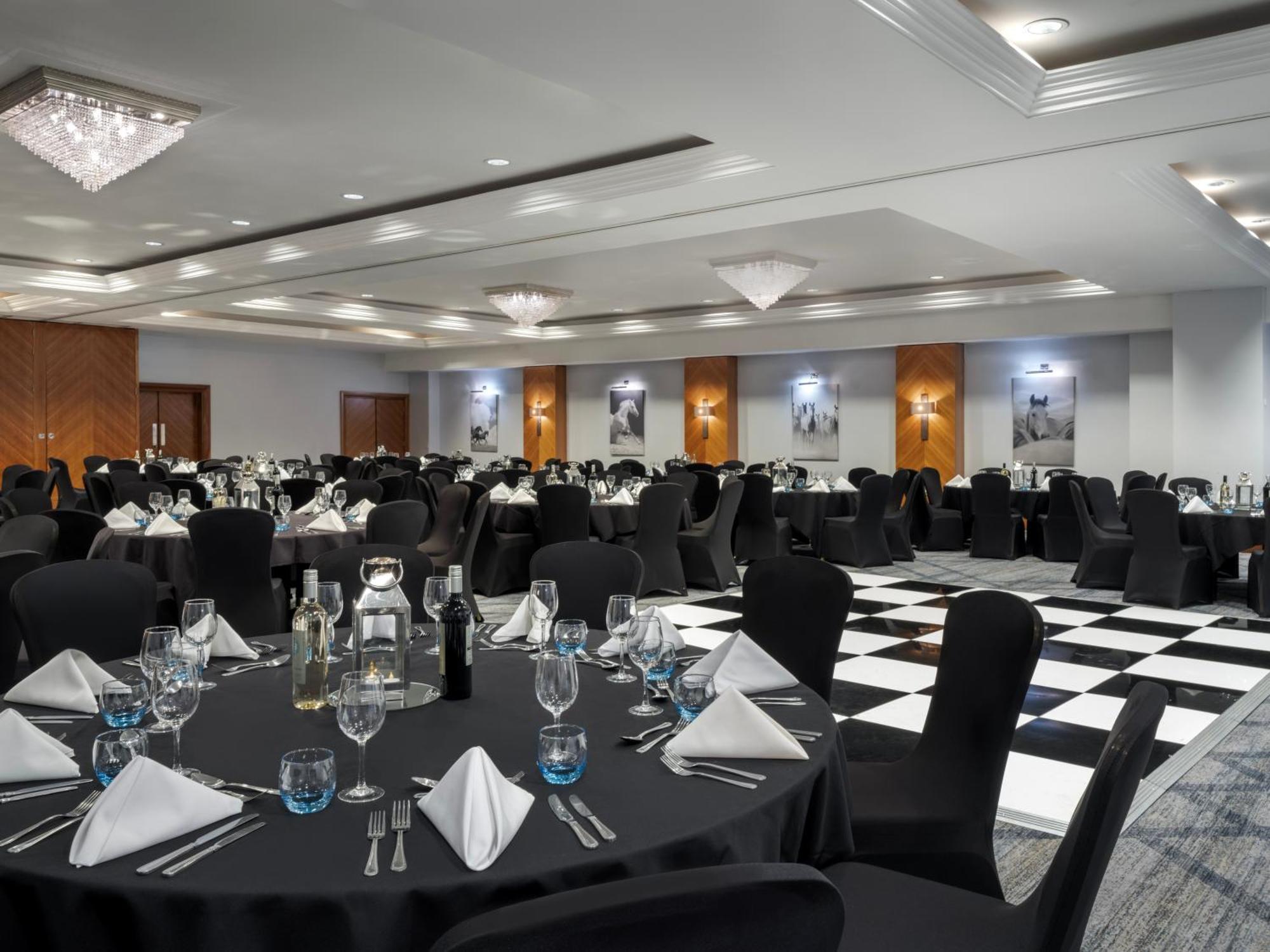 Delta Hotels By Marriott Cheltenham Chase Esterno foto